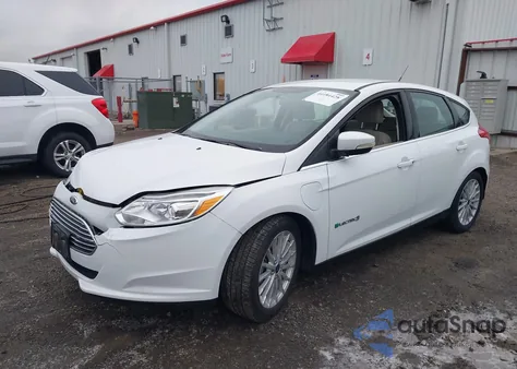2017 Ford Focus Electric из США, поврежденный, VIN 1FADP3R41HL224401